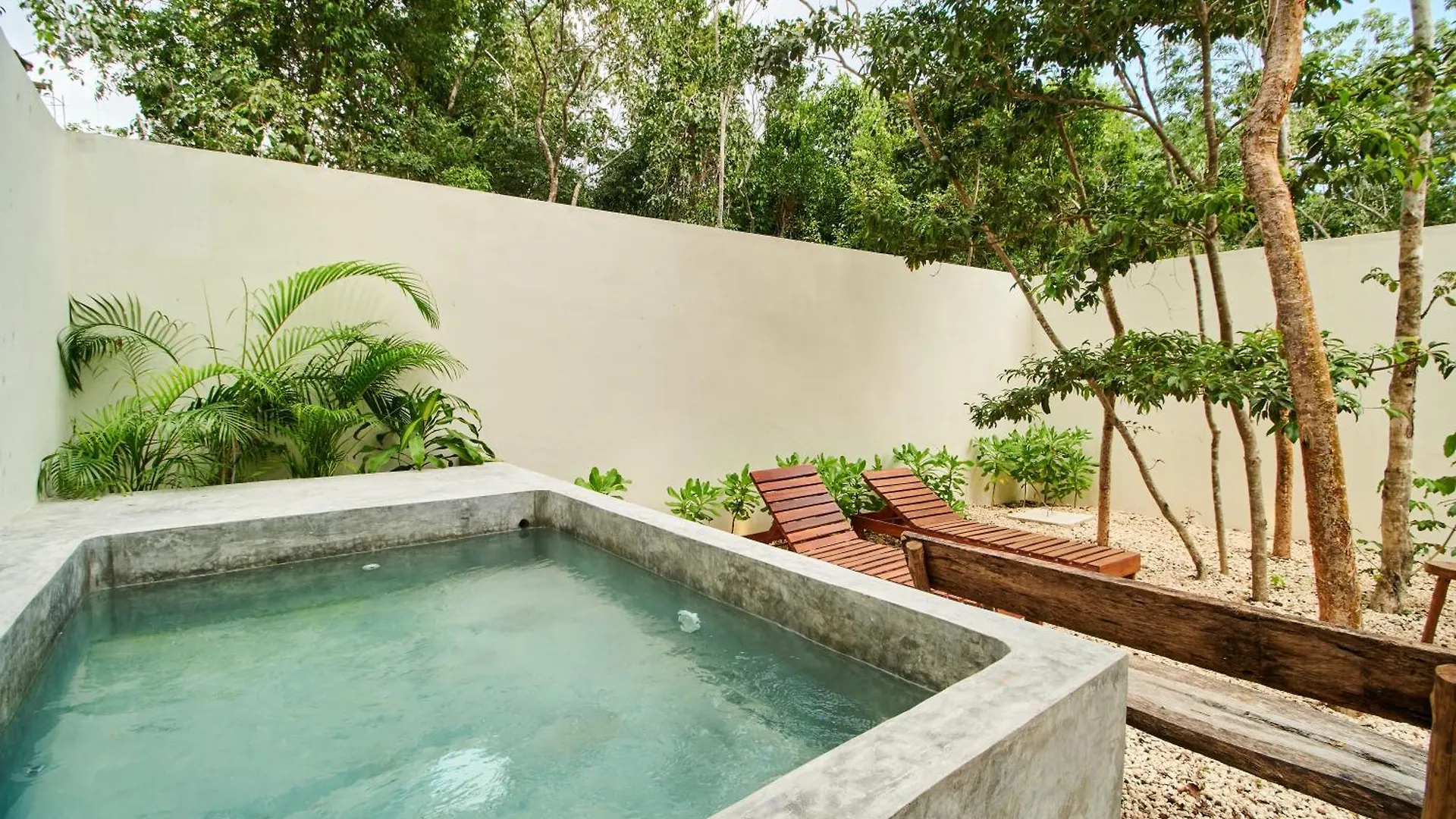 Luxury Villa With 2 Pools, Open Terraces And Sun Deck Τουλούμ